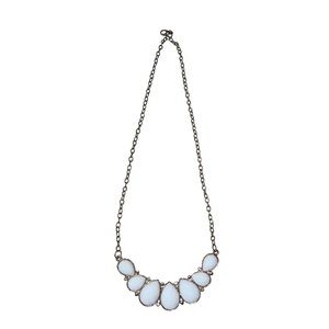 White & Gold Teardrops Necklace